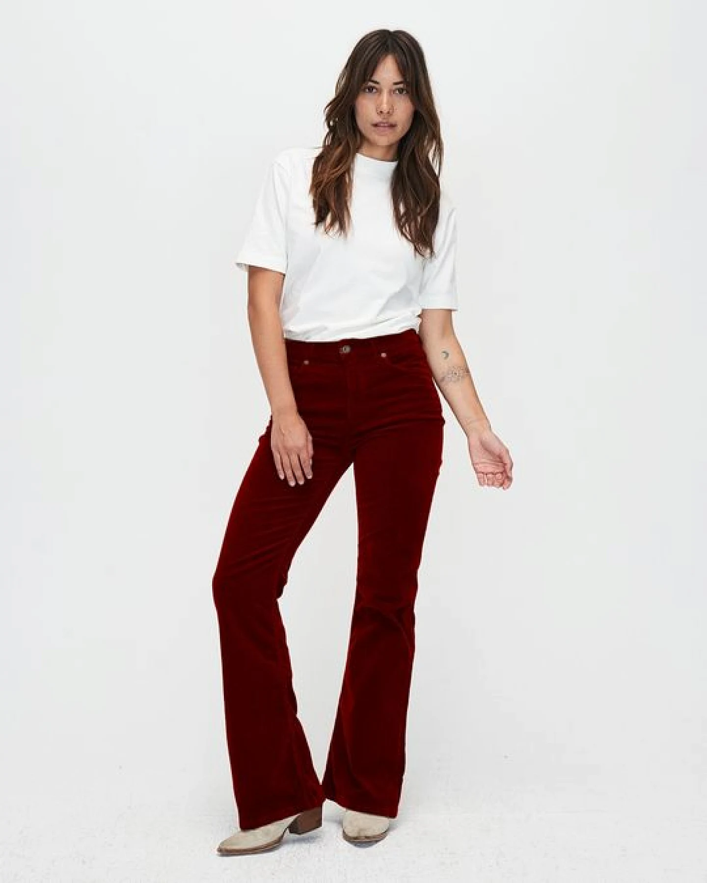 Kuyichi Damen vegan Jeans Flare Lisette Corduroy Bordeaux – Ansicht 2