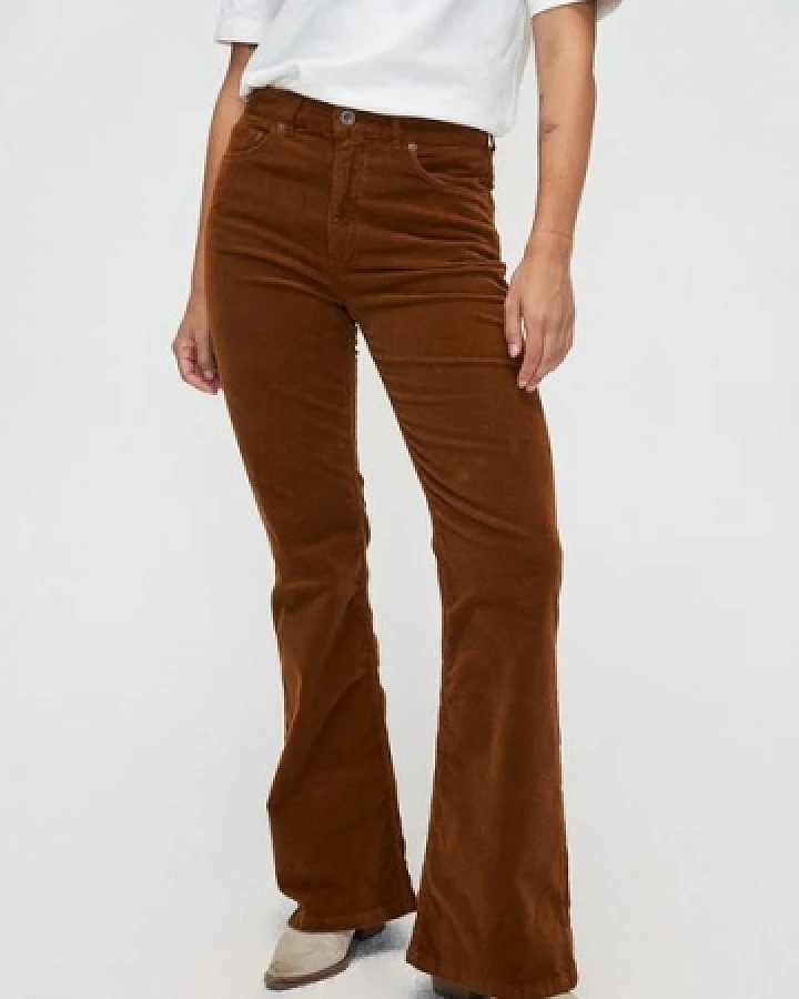 Kuyichi Damen vegan Jeans Flare Lisette Corduroy Goldbraun