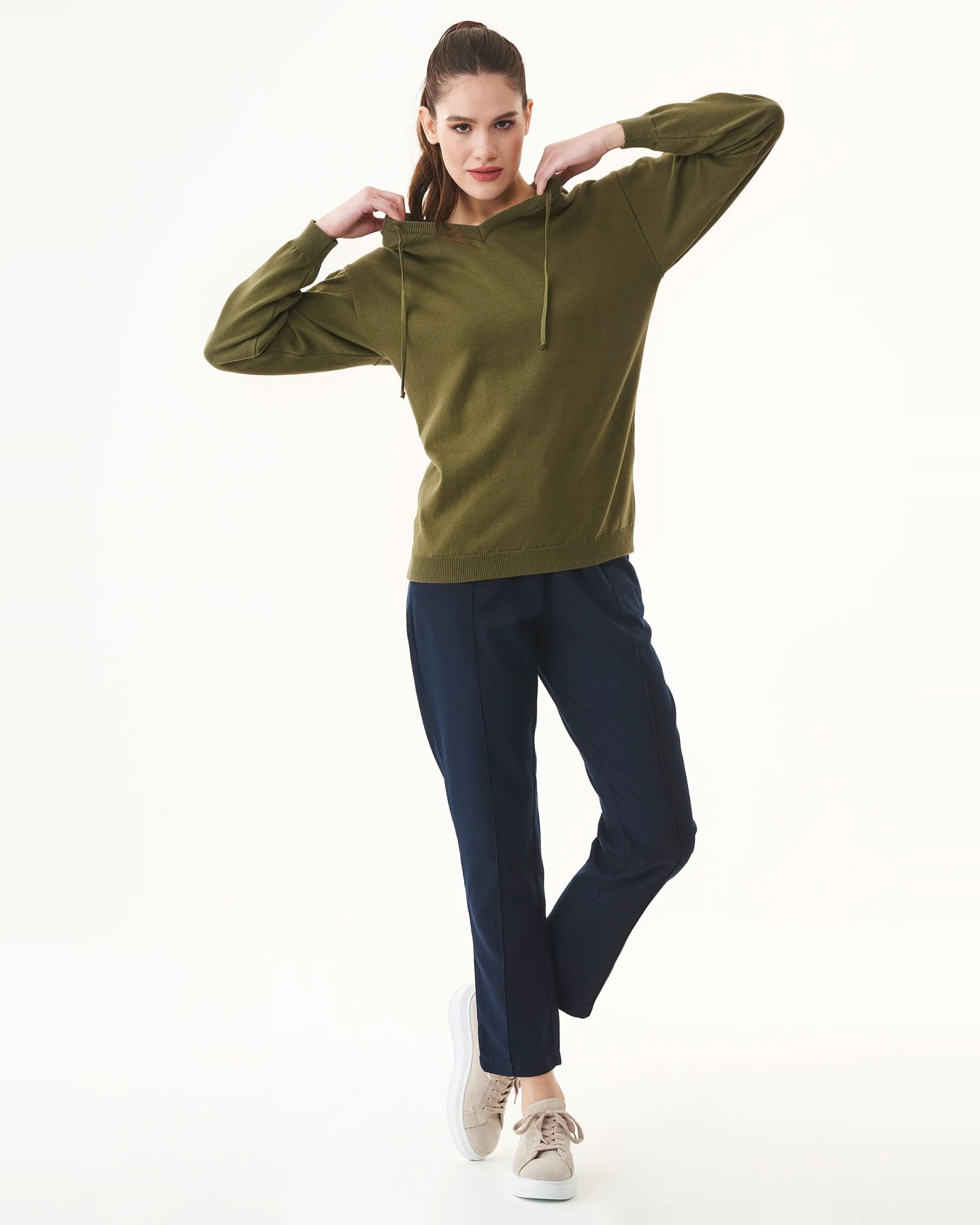 ORGANICATION Damen vegan Hoodie Feinstrick Khaki Grün – Ansicht 2