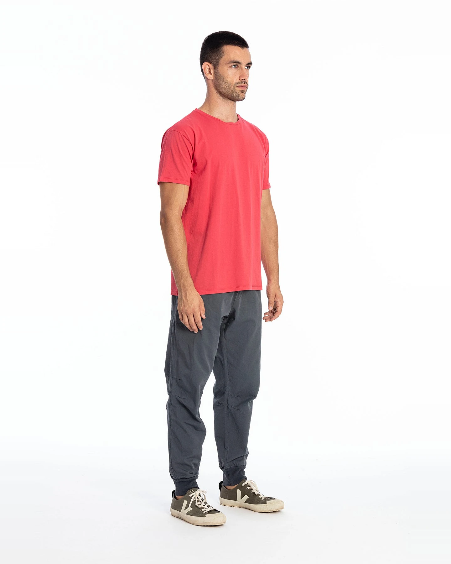 RAVENS VIEW IBIZA Herren vegan T-Shirt Basic Azur Elektrisch Rot – Ansicht 2