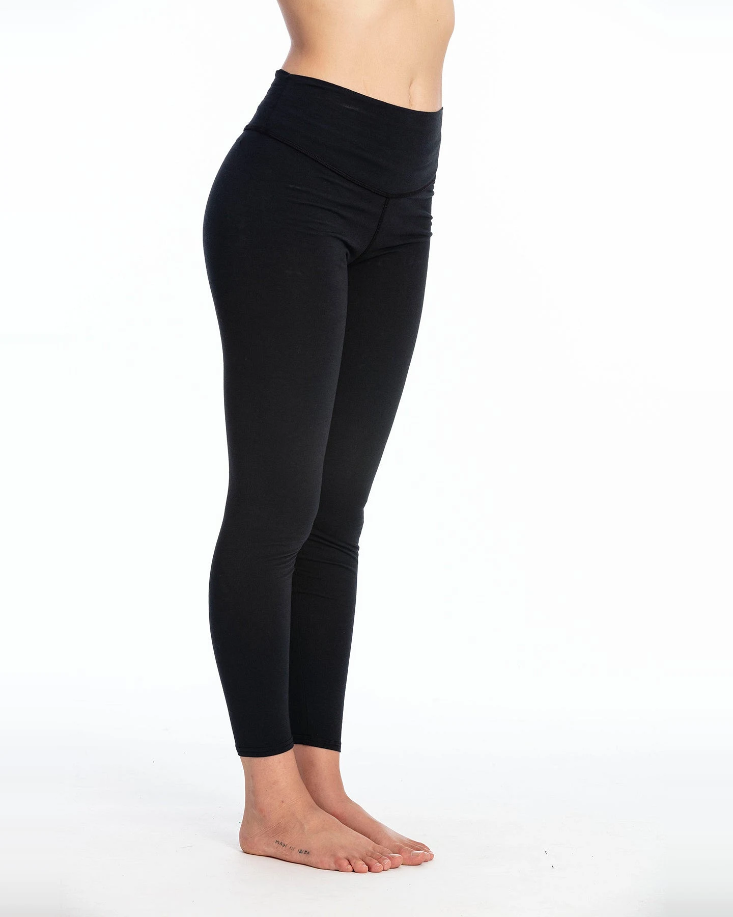 RAVENS VIEW IBIZA Damen vegan Yoga Legging Plus Schwarz – Ansicht 2