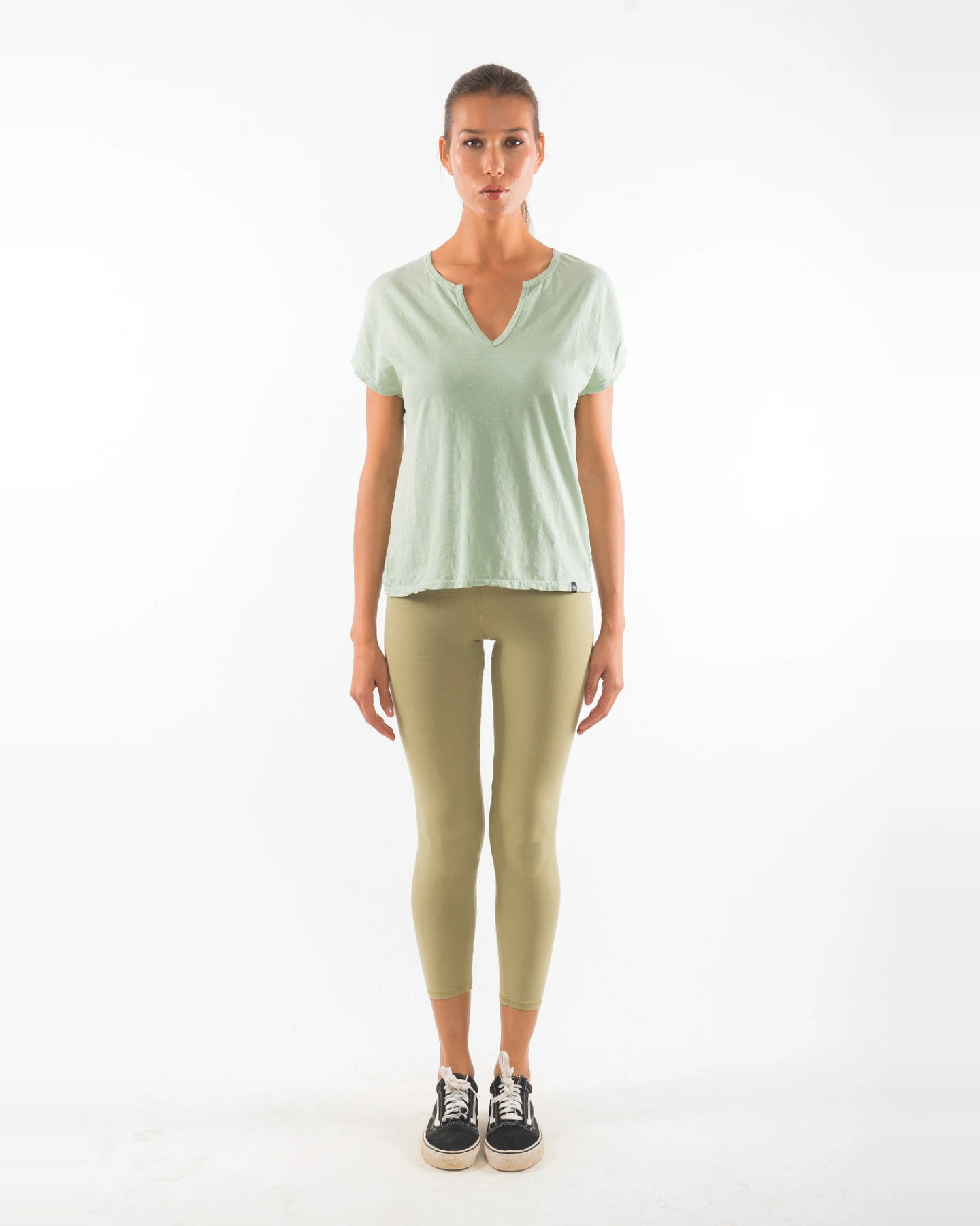 RAVENS VIEW IBIZA Damen vegan Yoga Legging Dunkel Aloe Grün – Ansicht 2
