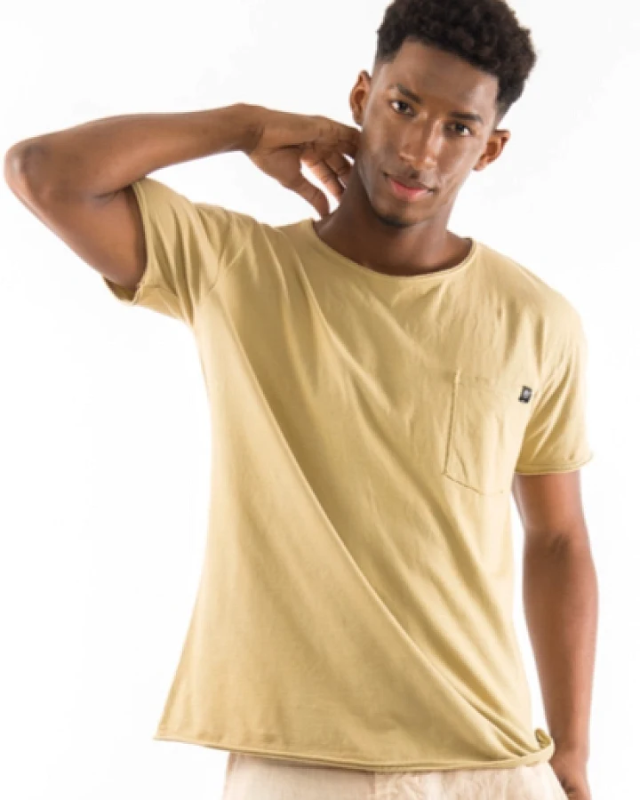 RAVENS VIEW IBIZA Herren vegan T-Shirt Rundhalsausschnitt Wild Pocket Camel Gelb
