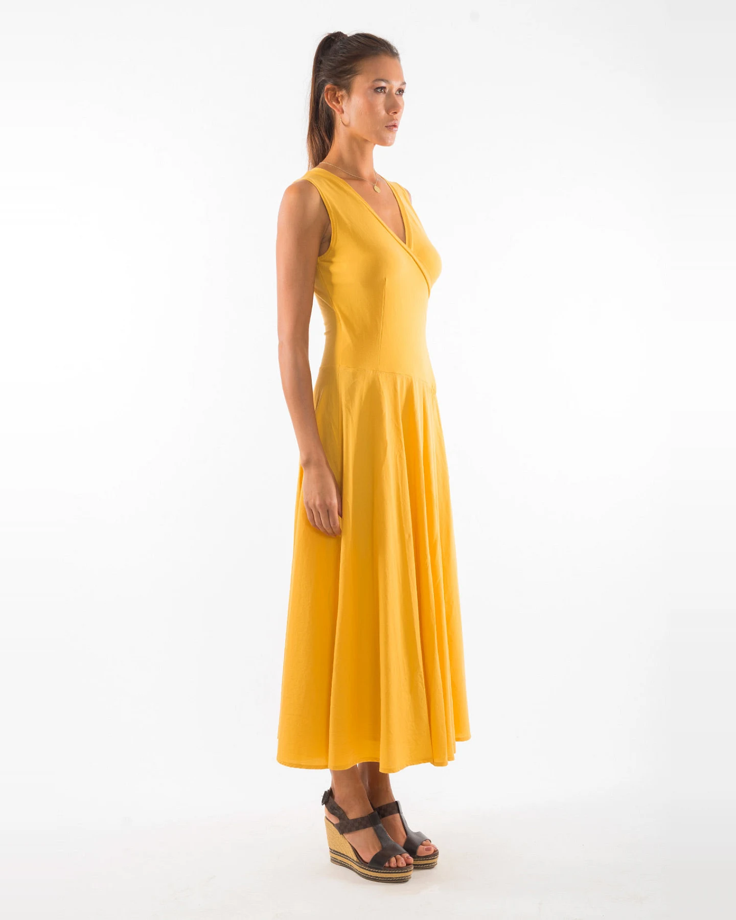 RAVENS VIEW IBIZA Damen vegan Kleid Ärmellos Veronika Gold Gelb – Ansicht 2