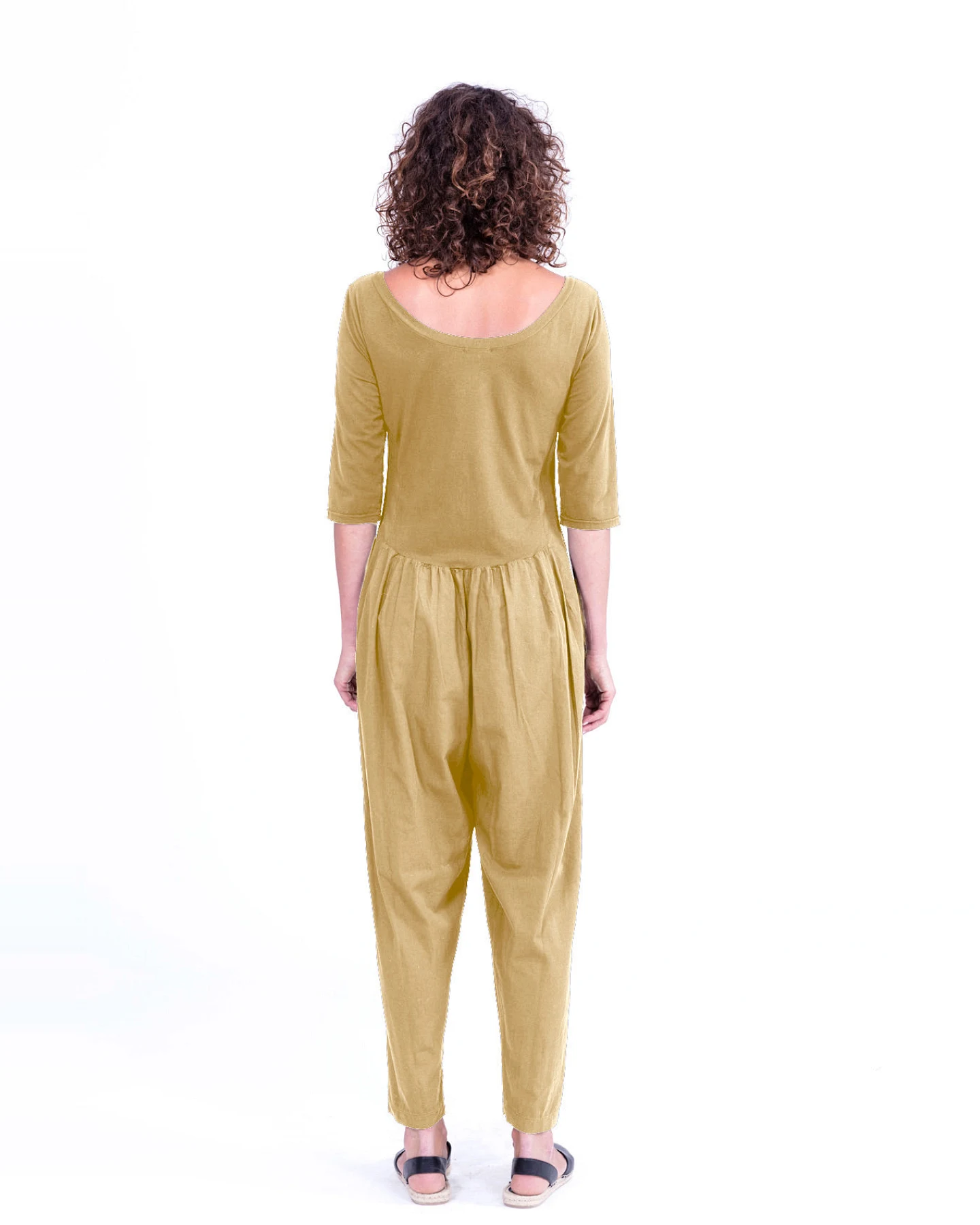 RAVENS VIEW IBIZA Damen vegan Jumpsuit Midnight Mono Camel Gelb – Ansicht 2