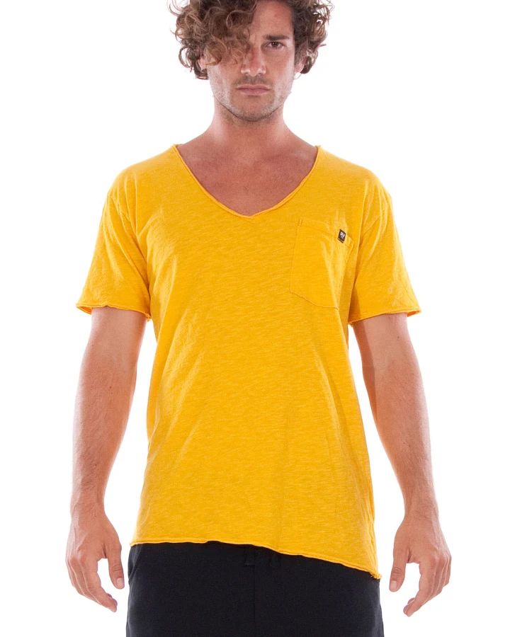 RAVENS VIEW IBIZA Herren vegan T-Shirt V-Ausschnitt Wild Pocket Altgold Gelb