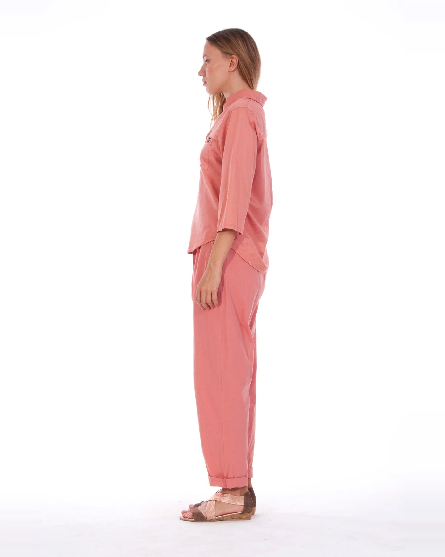 RAVENS VIEW IBIZA Damen vegan Shirt Ilona Clay Rot – Ansicht 2