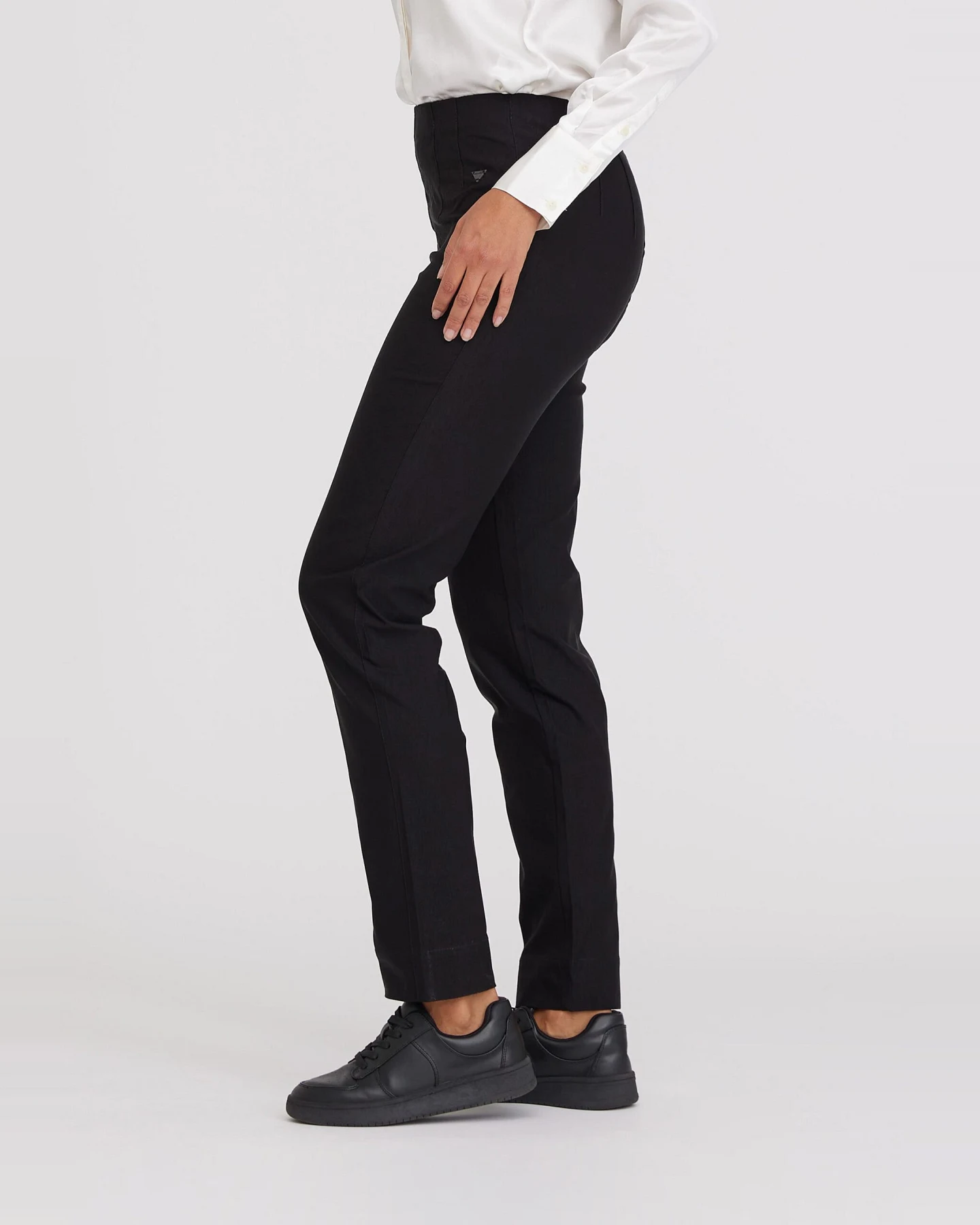 LAURIE Damen vegan Hose Betty Regular Ml Schwarz Gebürstet – Ansicht 2