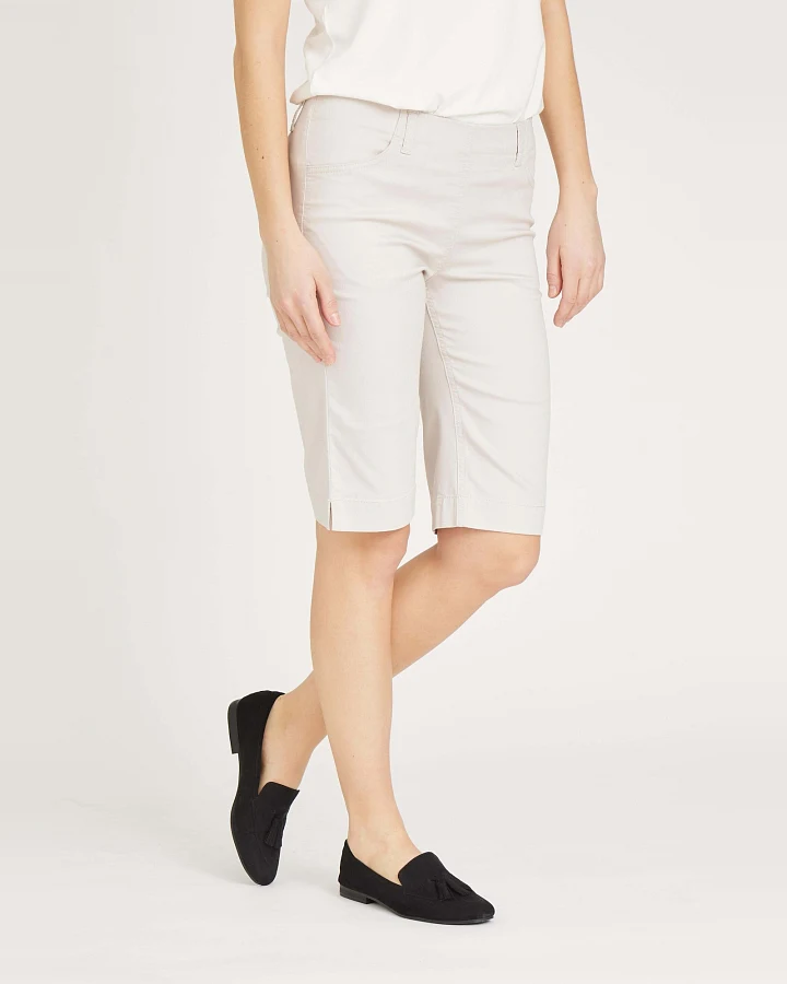 LAURIE Damen vegan Shorts Kelly Regular Grau Sand