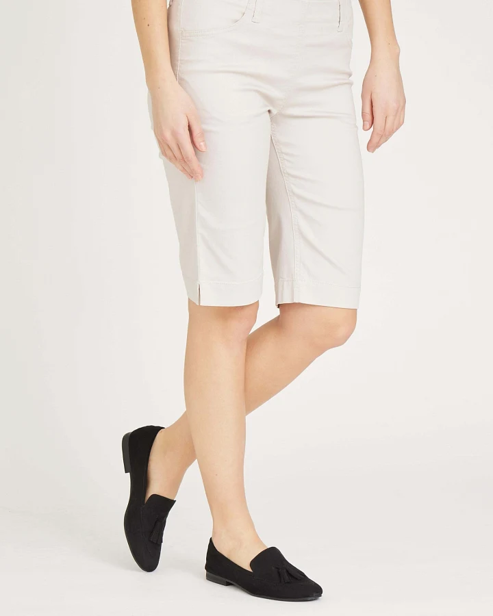 LAURIE Damen vegan Shorts Kelly Regular Grau Sand