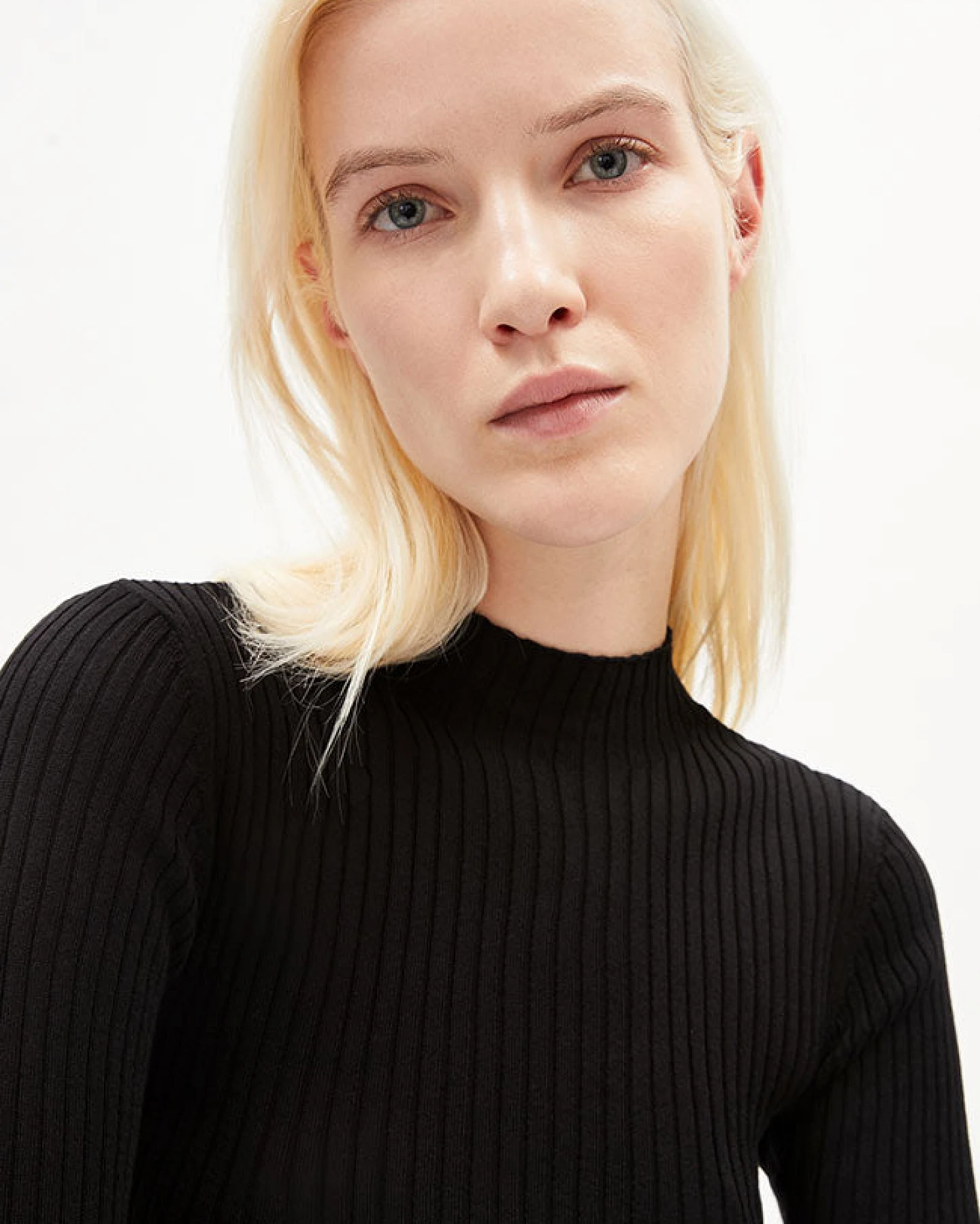 ARMEDANGELS Damen vegan Gerippter Pullover Alaania Schwarz – Ansicht 2