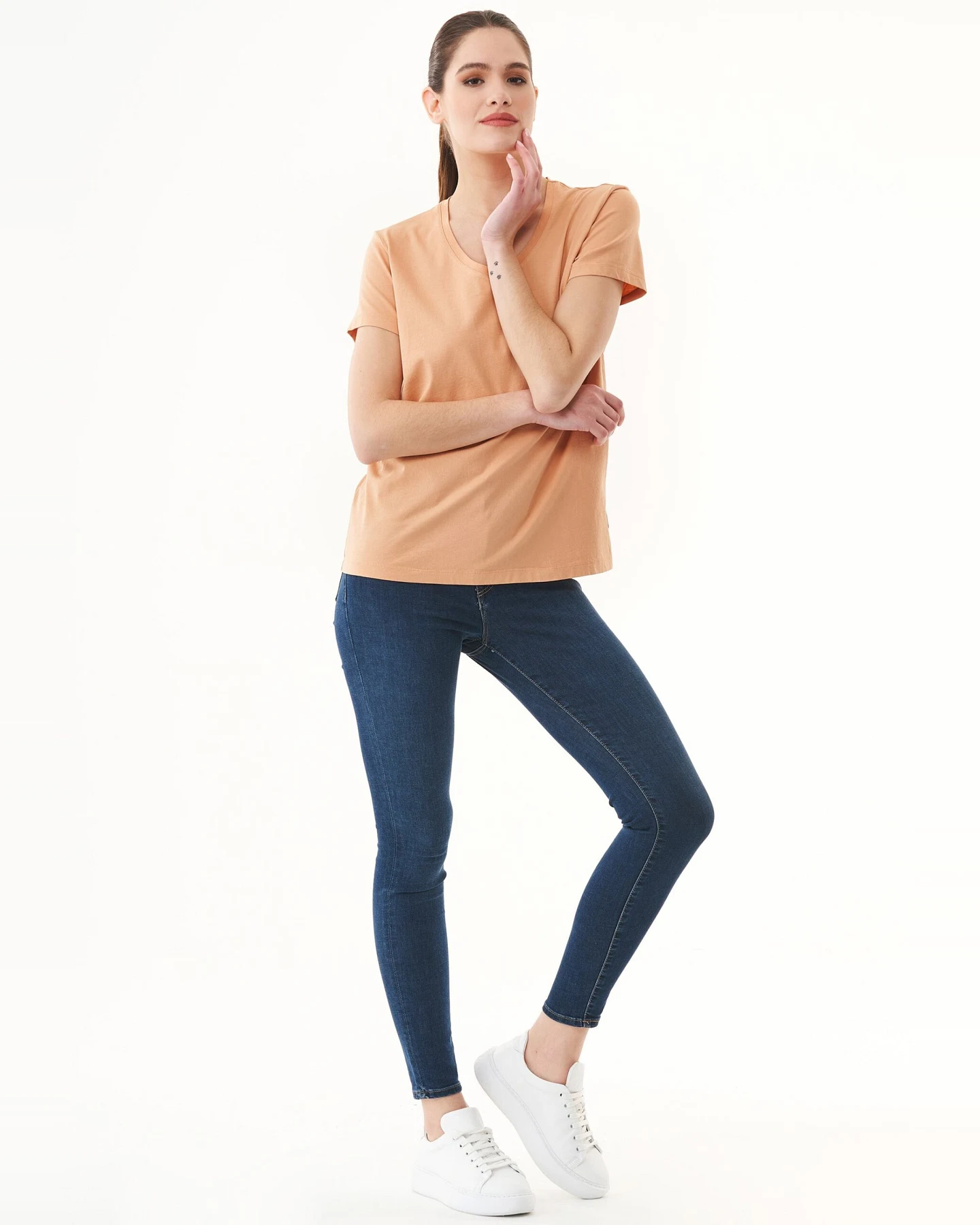 ORGANICATION Damen vegan Natural Dye T-Shirt Aus Bio-Baumwolle – Ansicht 2