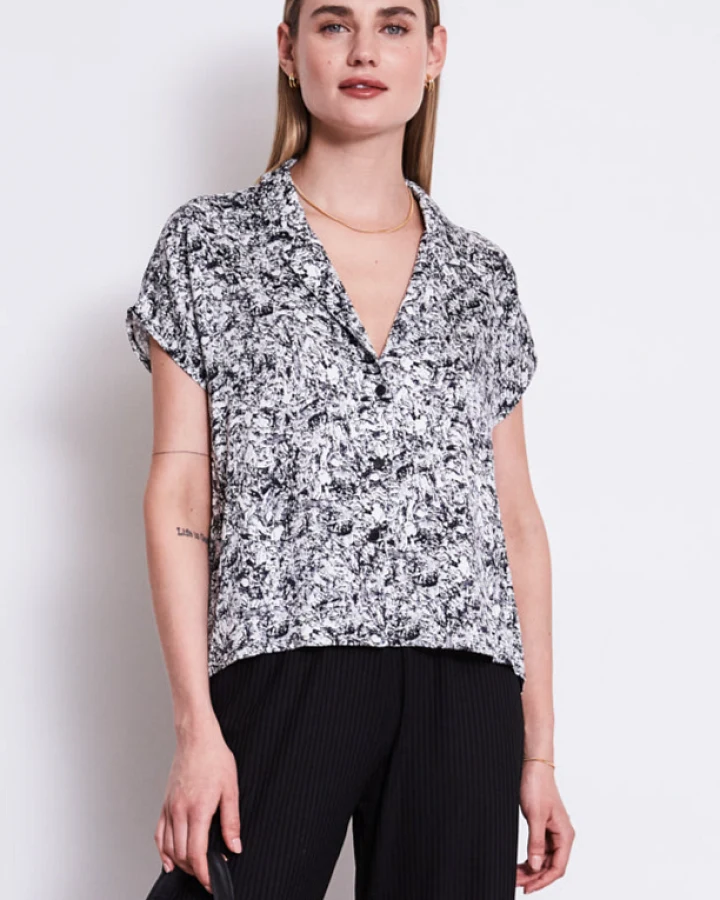 JAN 'N JUNE Damen vegan Bluse Tierra Nervous Print Schwarz