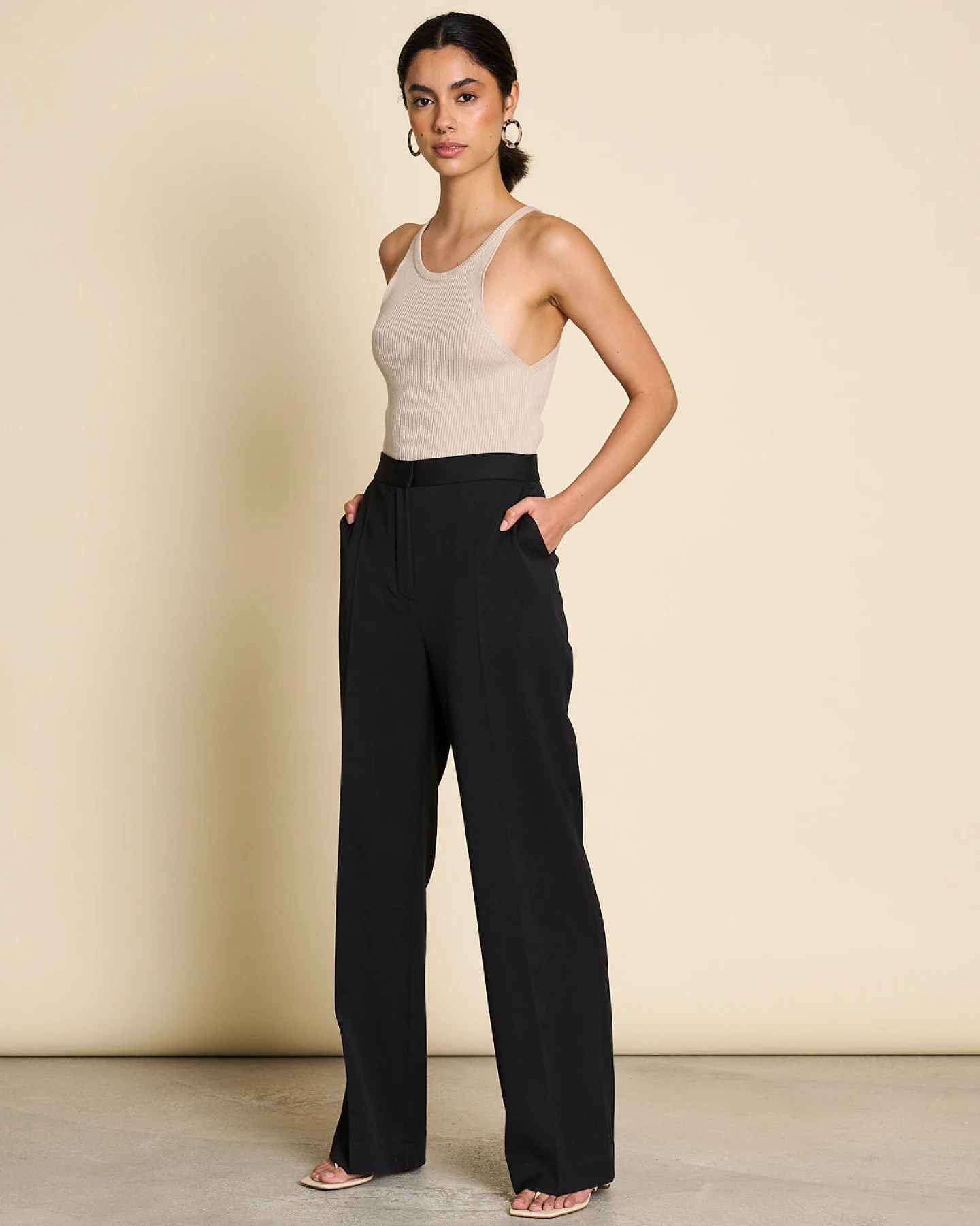 JAN 'N JUNE Damen vegan Hose Coralia Schwarz – Ansicht 2