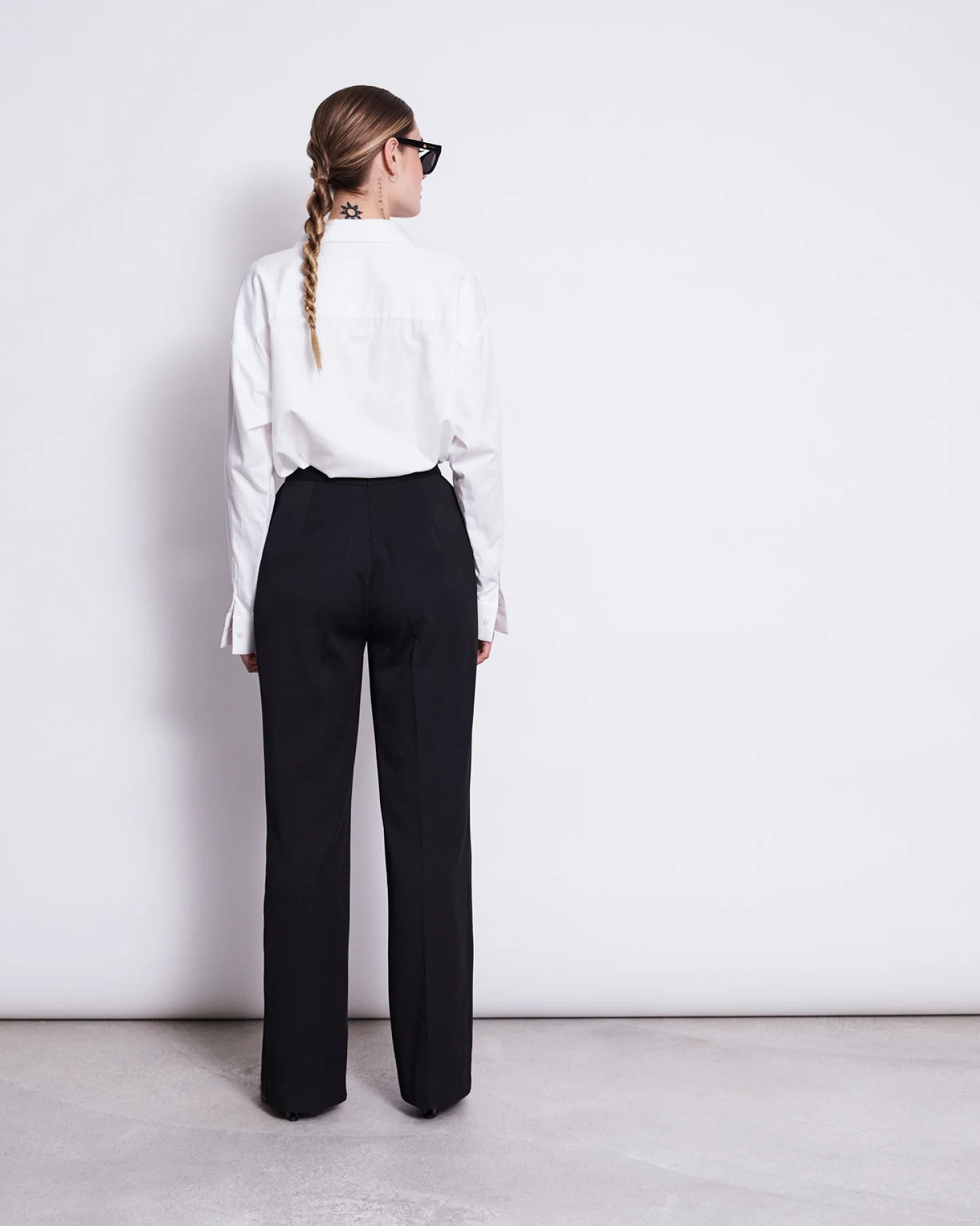 JAN 'N JUNE Damen vegan Hose Coralia Schwarz – Ansicht 2