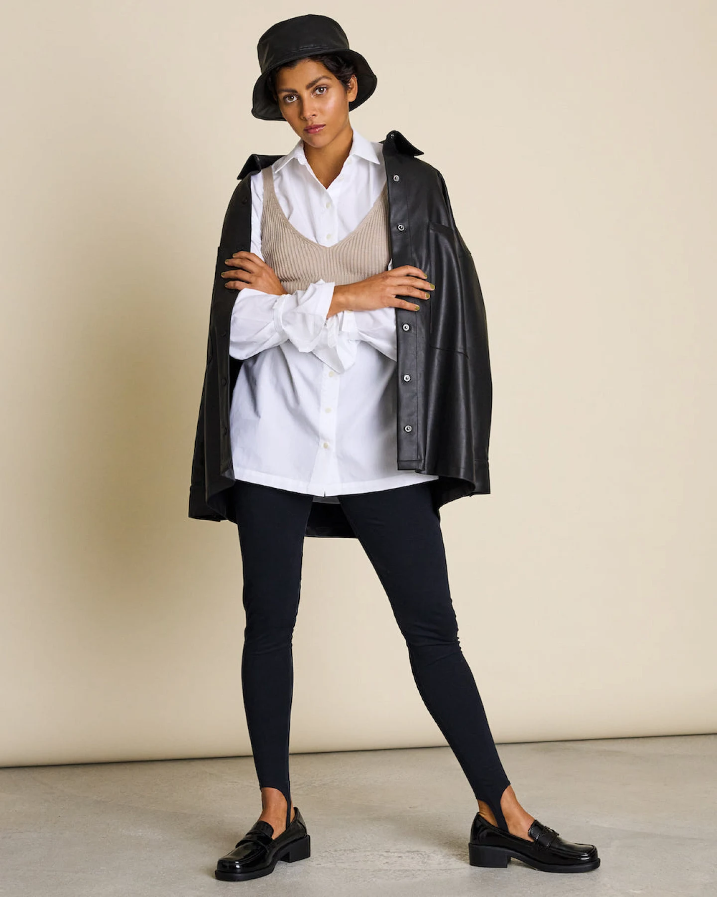 JAN 'N JUNE Damen vegan Leggings Steigbügel Schwarz – Ansicht 2