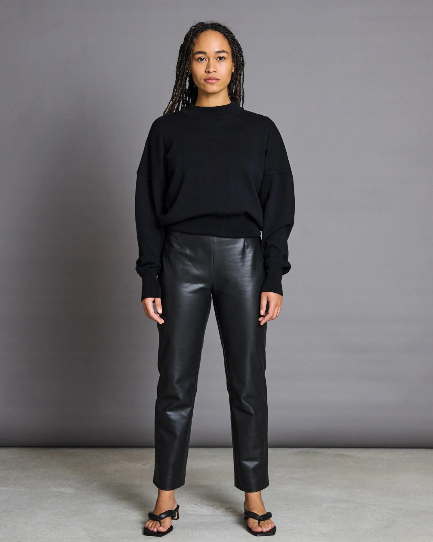 JAN 'N JUNE Damen vegan Pullover Yin Schwarz – Ansicht 2