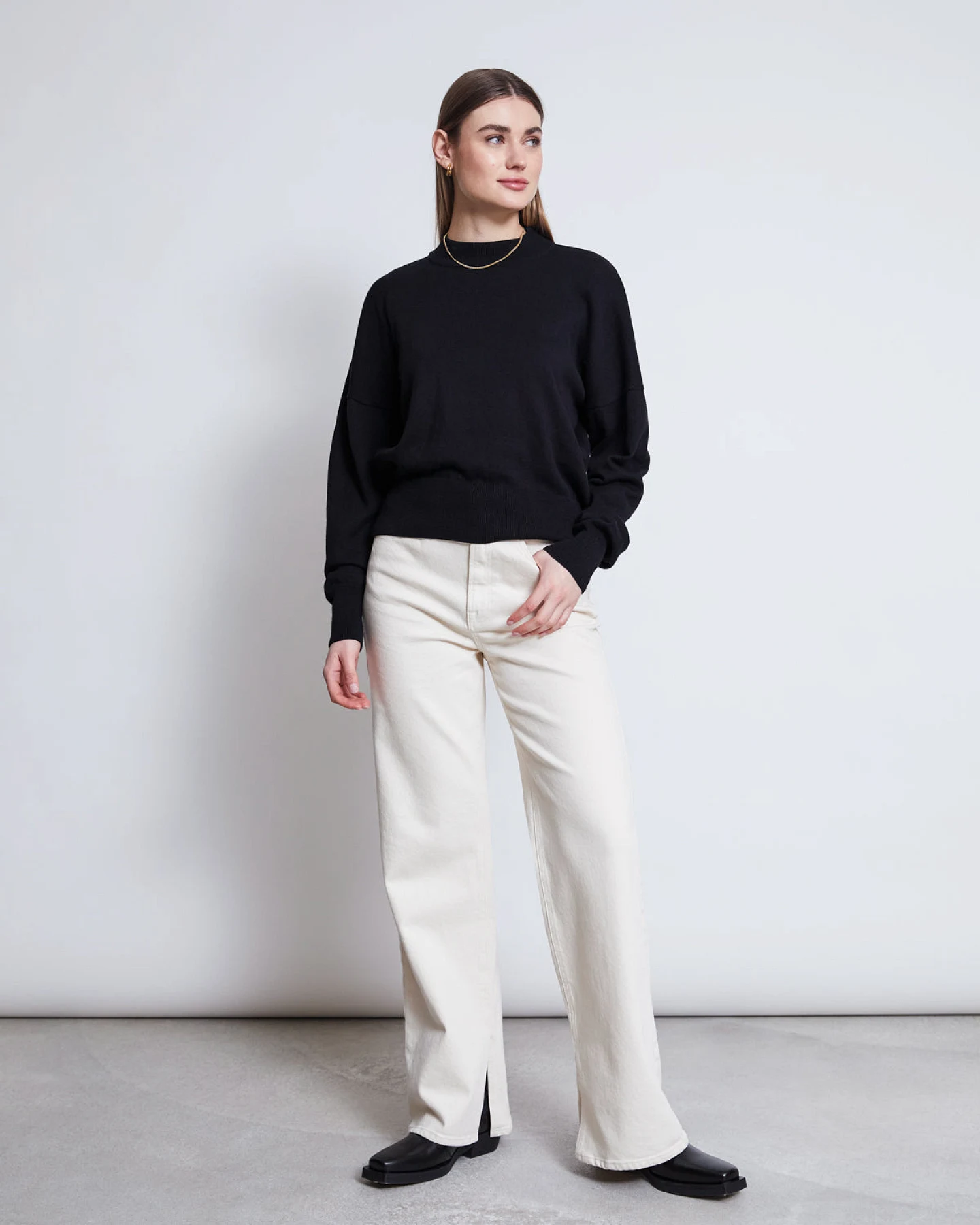 JAN N JUNE Damen vegan Pullover Yin Schwarz – Ansicht 2