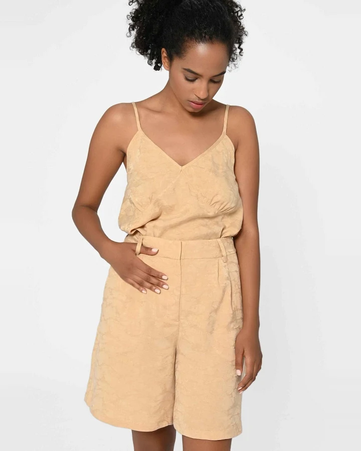 LOVJOI Damen vegan Shorts Cabanaa Brown Sugar