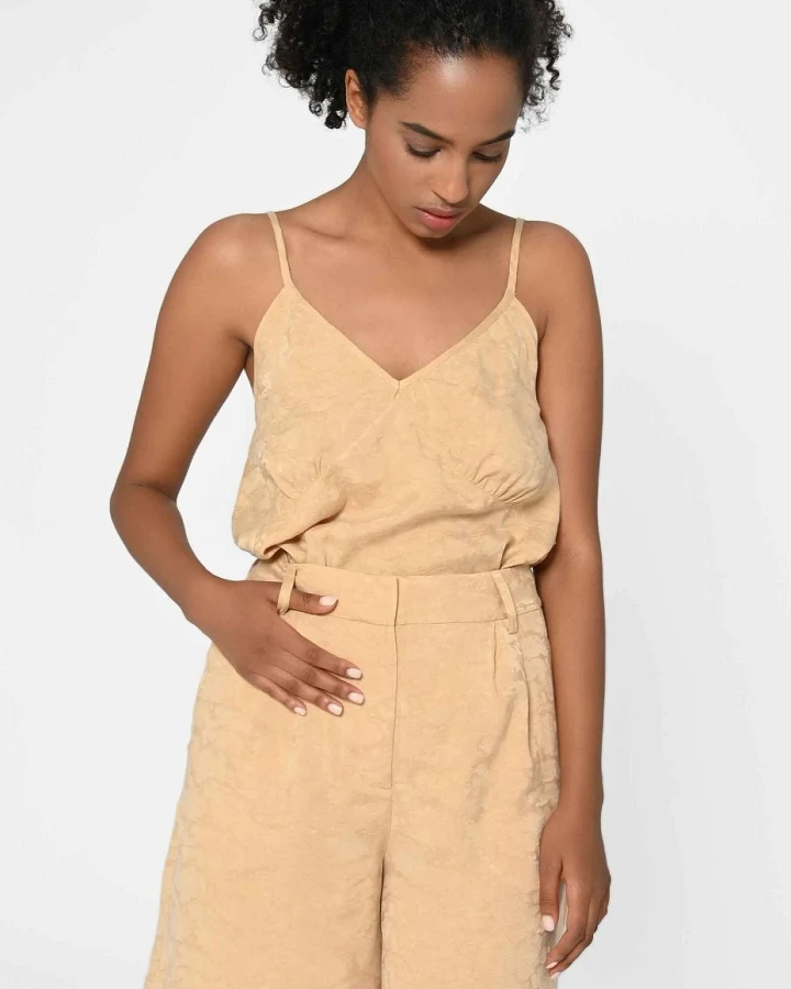 LOVJOI Damen vegan Shorts Cabanaa Brown Sugar