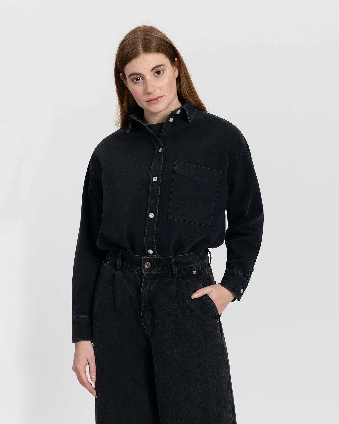 Kuyichi Damen vegan Denim Shirt Selina Schwarz – Ansicht 2