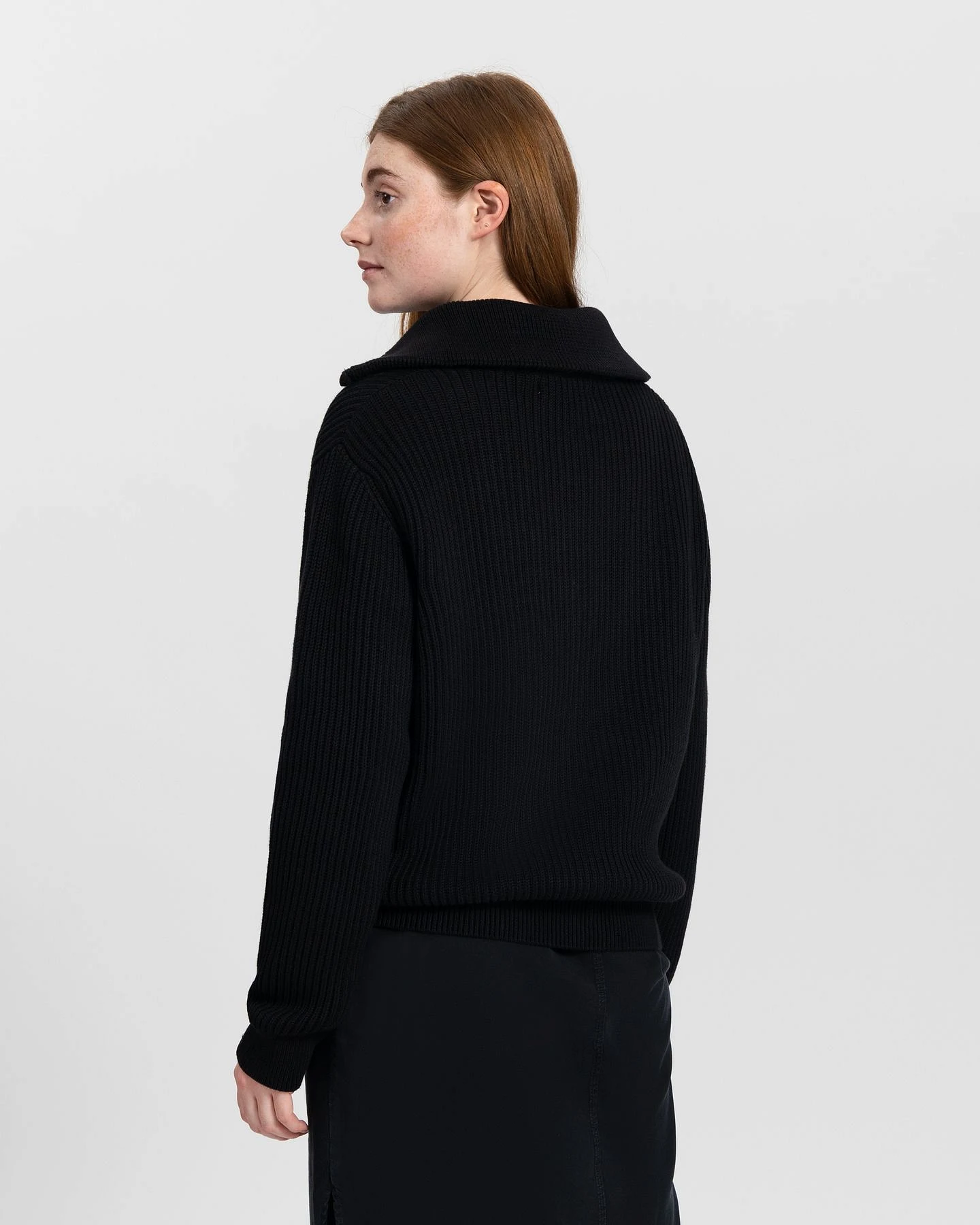 Kuyichi Damen vegan Strickpullover Kayla Tiefschwarz – Ansicht 2