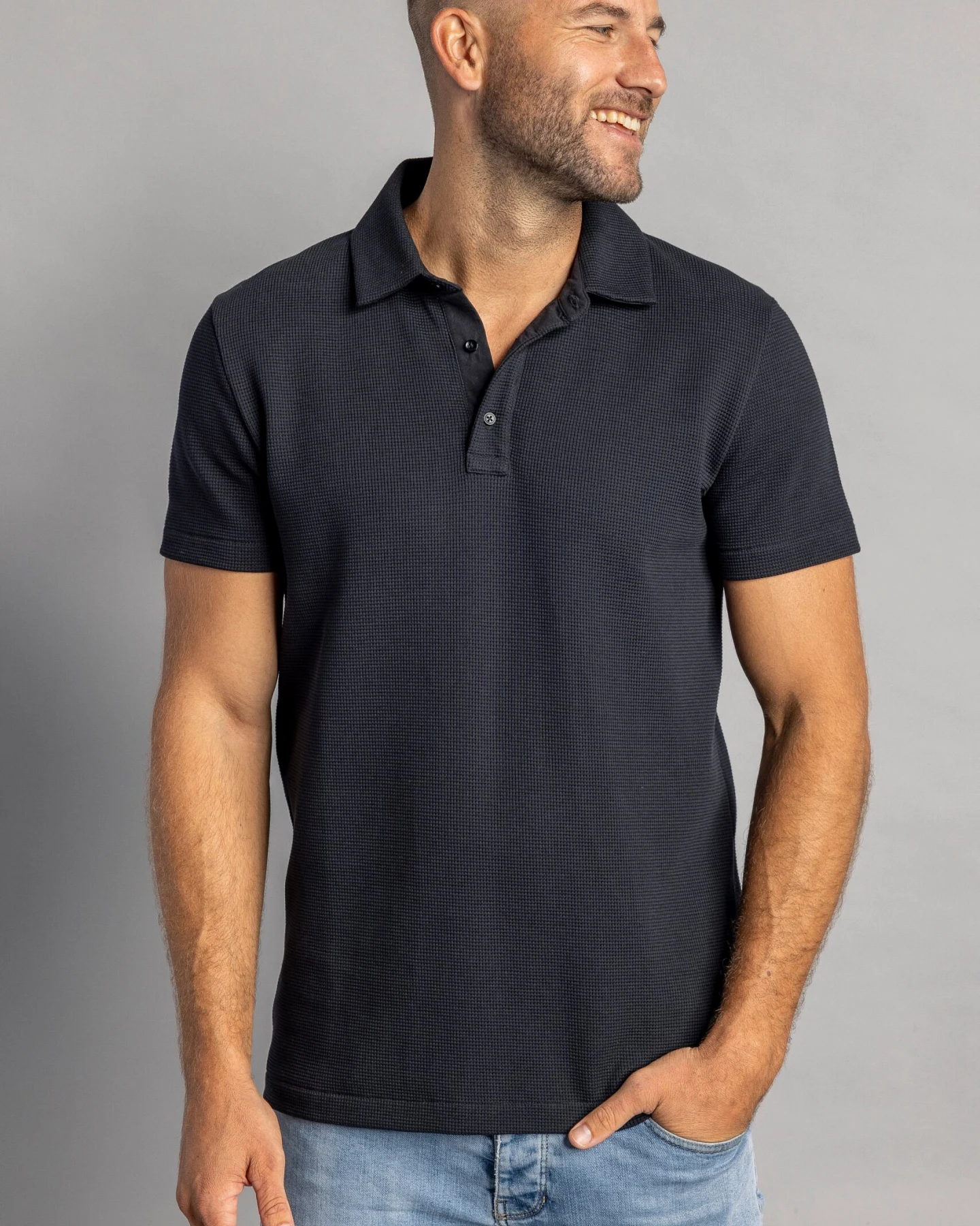 DIRTS Herren vegan Poloshirt Waffelpiqué Schwarz – Ansicht 2