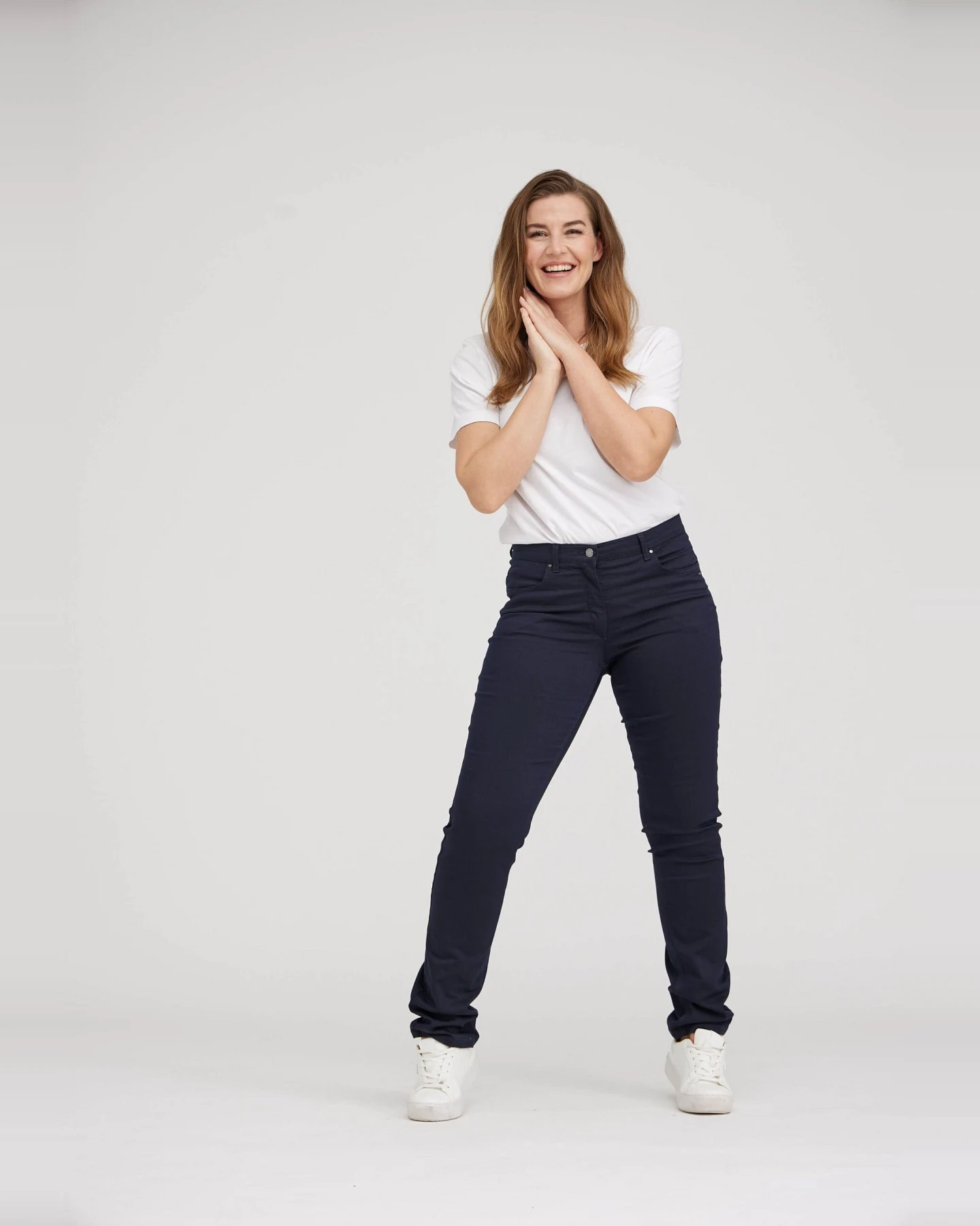 LAURIE Damen vegan Hose Charlotte Regular Long Length Navy – Ansicht 2
