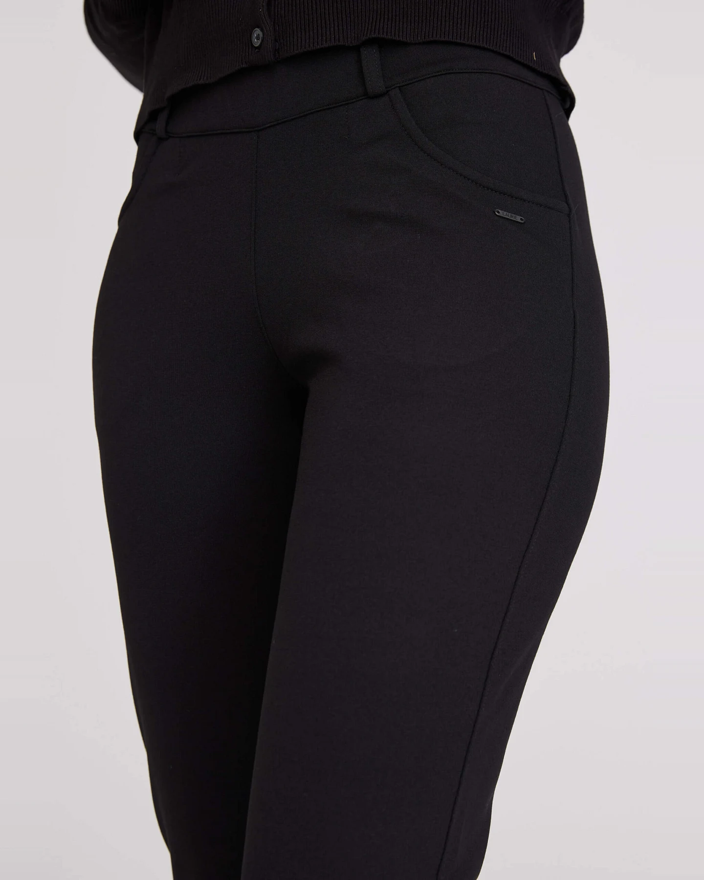 LAURIE Damen vegan Hose Kelly Regular Jersey Mittellang Schwarz Gebürstet – Ansicht 2