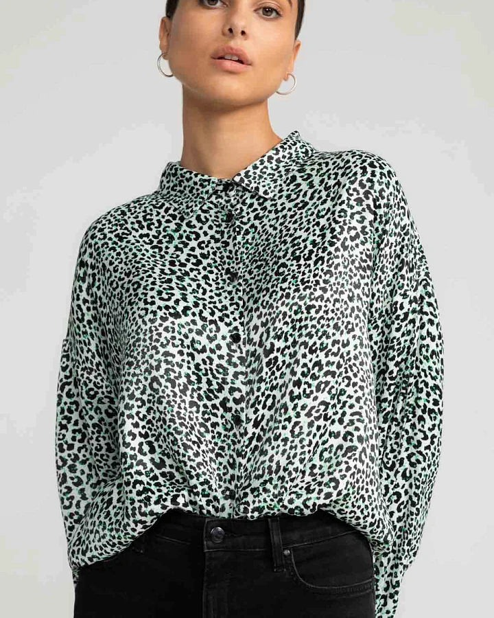 LOVJOI Damen vegan Bluse Alaiya Sprinkled Leo Schwarz & Weiß
