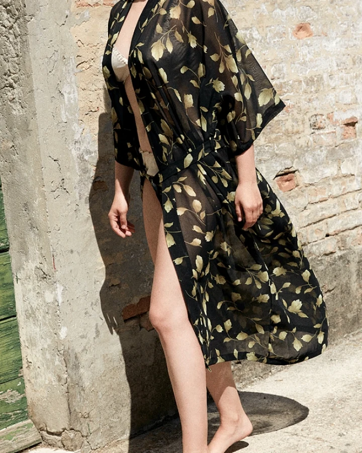 Anekdot Damen vegan Robe Sheer Leaf Schwarz