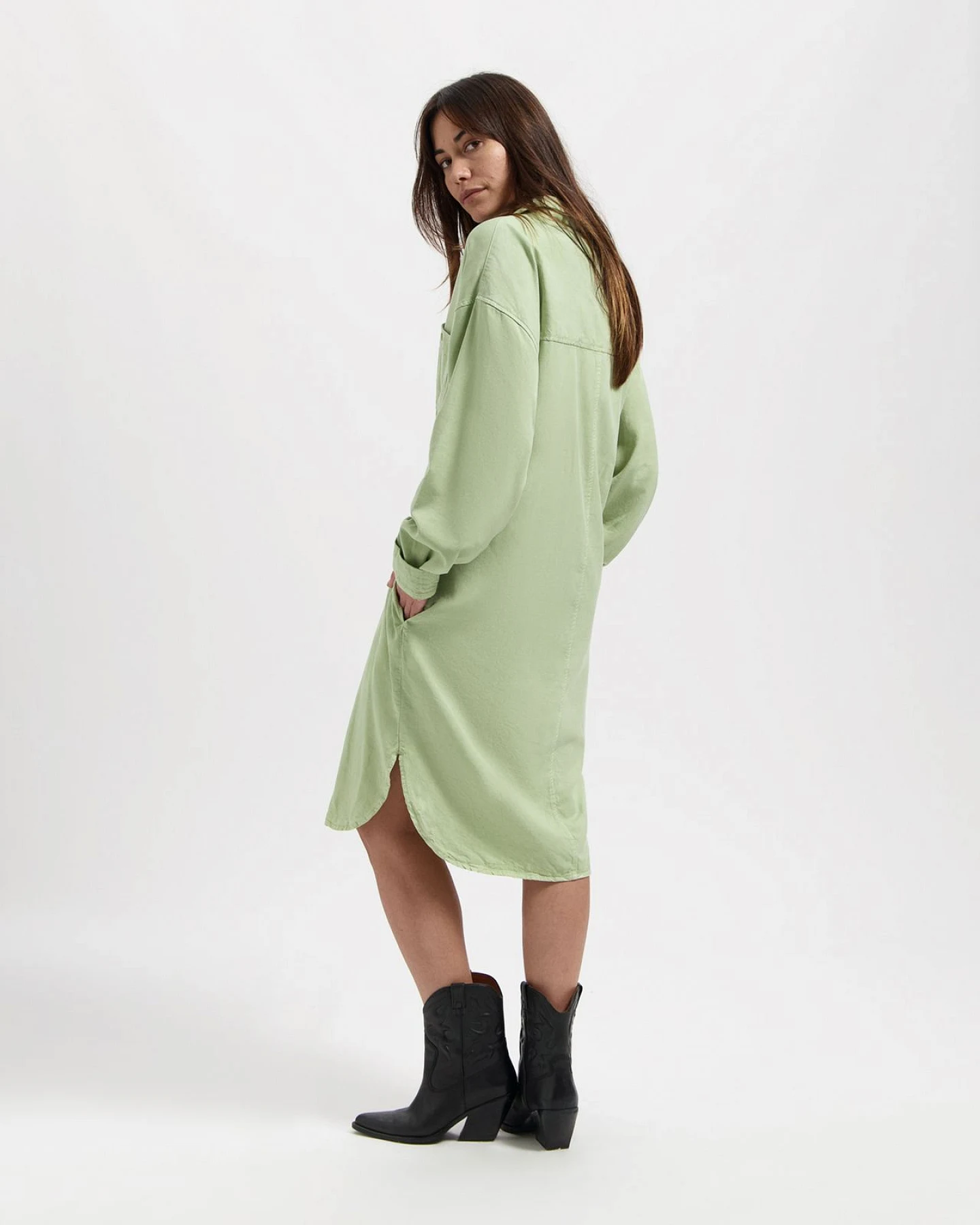 Kuyichi Damen vegan Sadie Kleid Grün – Ansicht 2