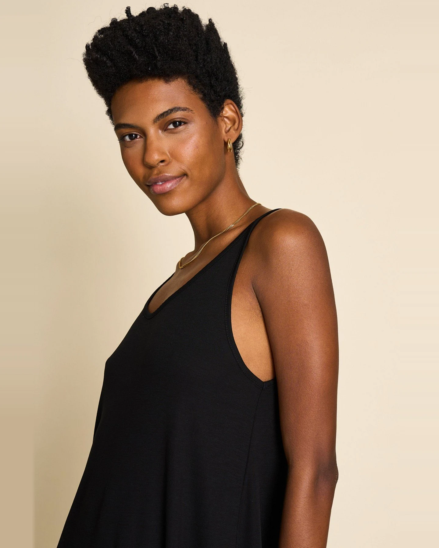 Kleid Triangle Flow Short Schwarz – Ansicht 2