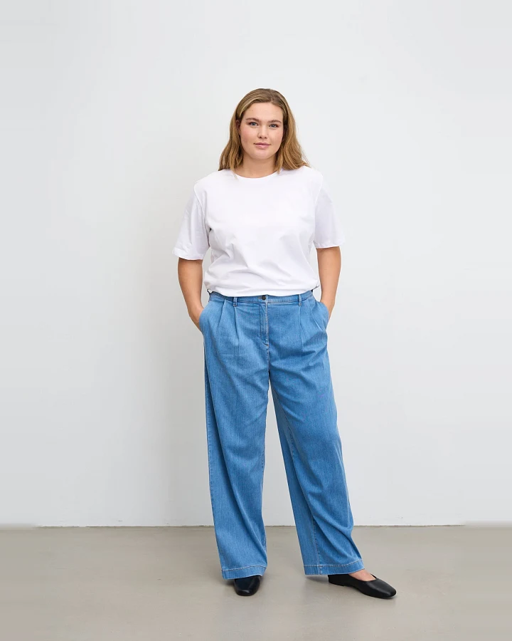 LAURIE Damen vegan Hose Loose Debbie Medium Length Washed Blue Denim