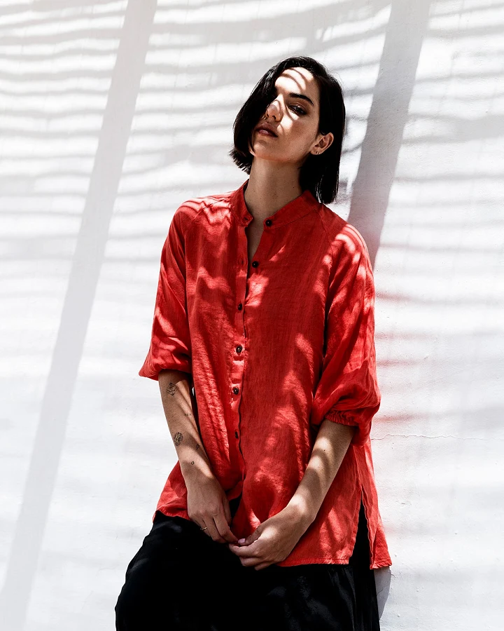 RAVENS VIEW IBIZA Damen vegan Leinenhemd Mei Radiant Red