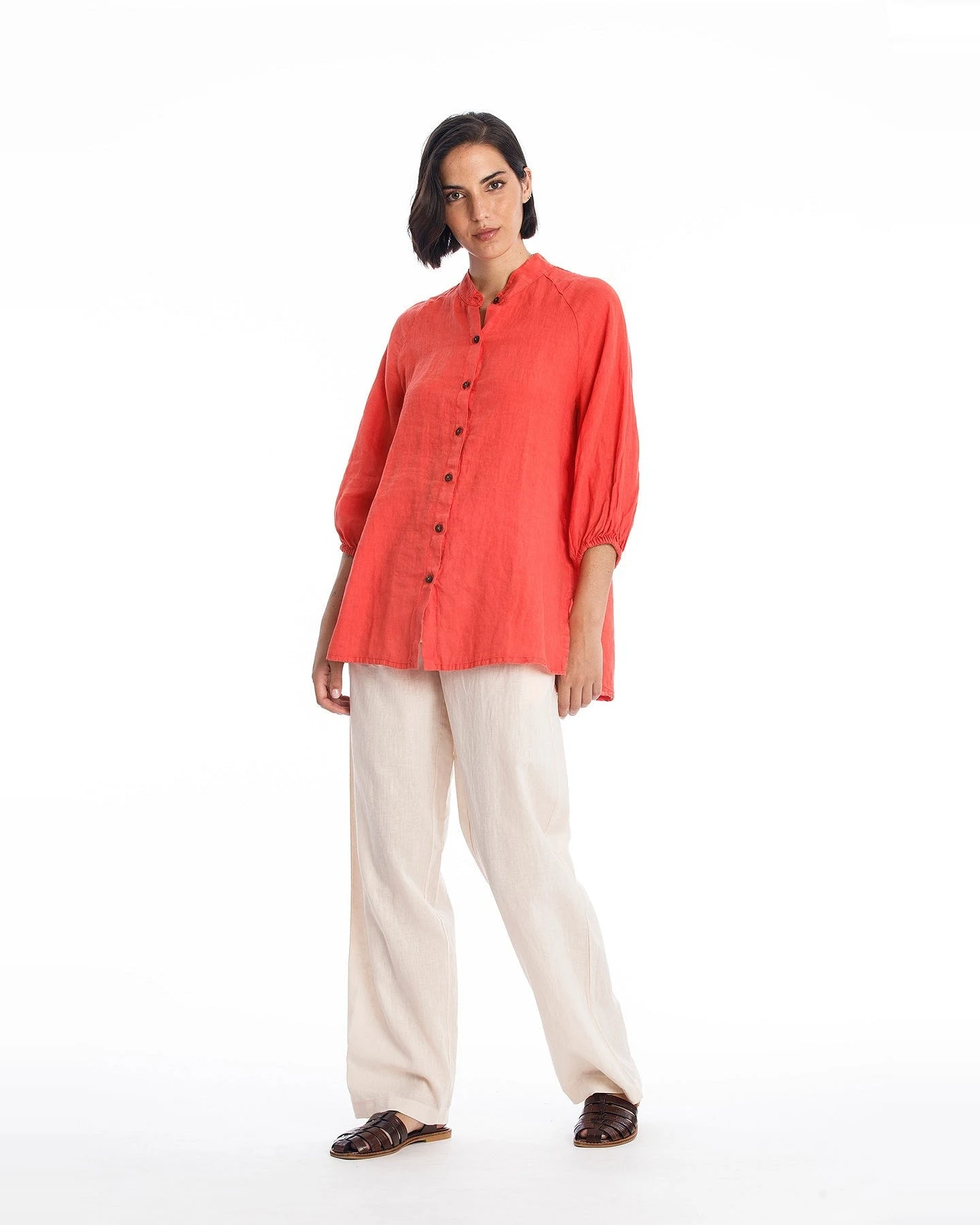 RAVENS VIEW IBIZA Damen vegan Leinenhemd Mei Radiant Red – Ansicht 2