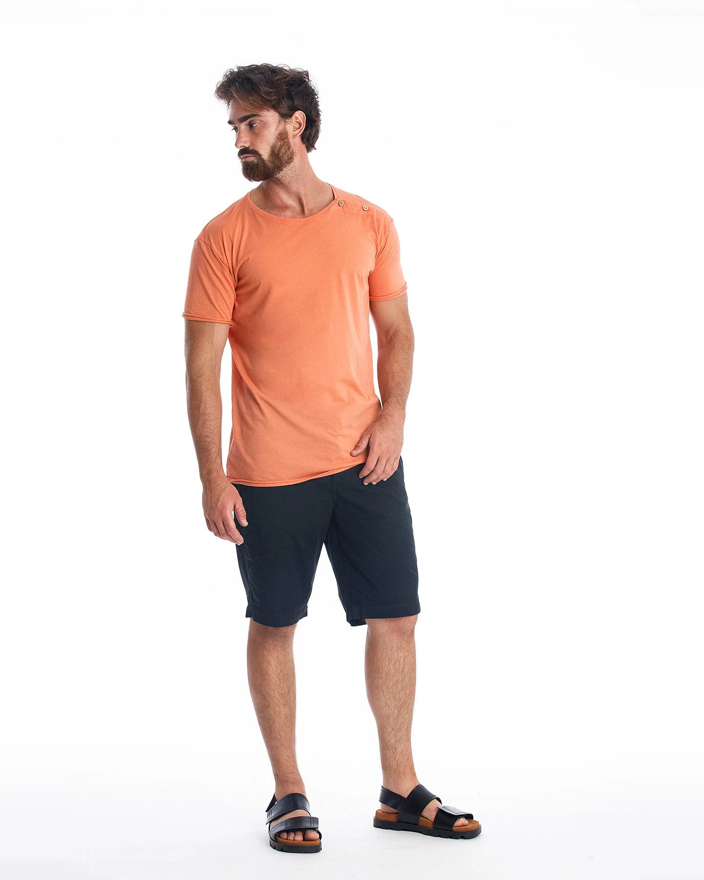 RAVENS VIEW IBIZA Herren vegan T-Shirt Egan Knopf Aprikose – Ansicht 2