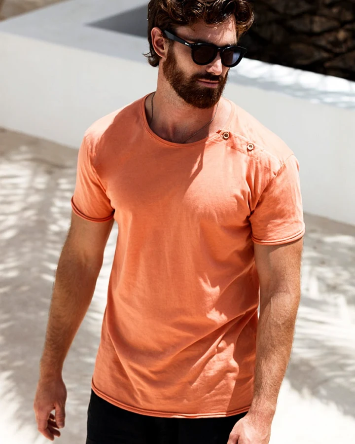 RAVENS VIEW IBIZA Herren vegan T-Shirt Egan Knopf Aprikose