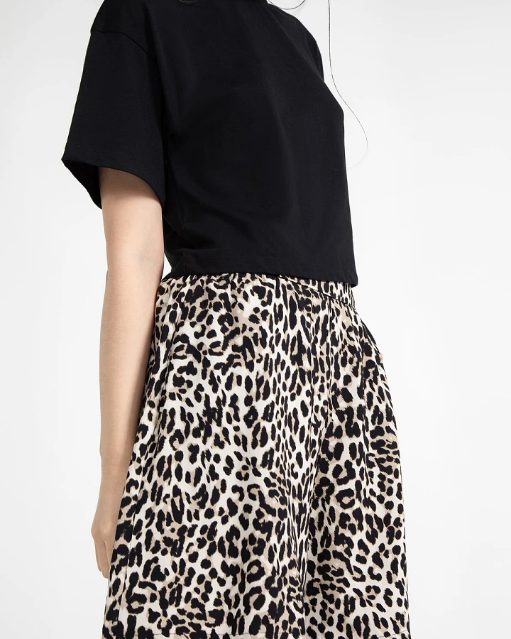 LOVJOI Damen vegan Shorts Felippa Leo