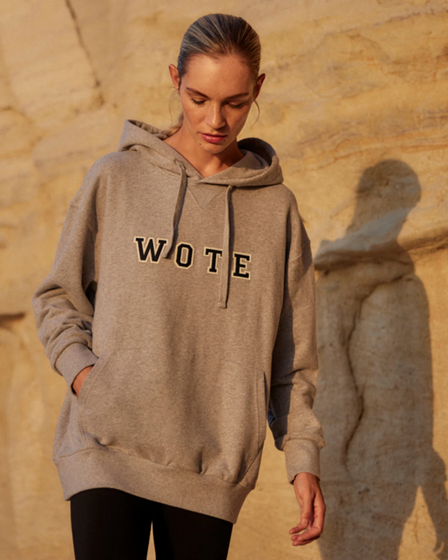 WOTE Damen vegan Hoodie Logo Grau Melange – Ansicht 2