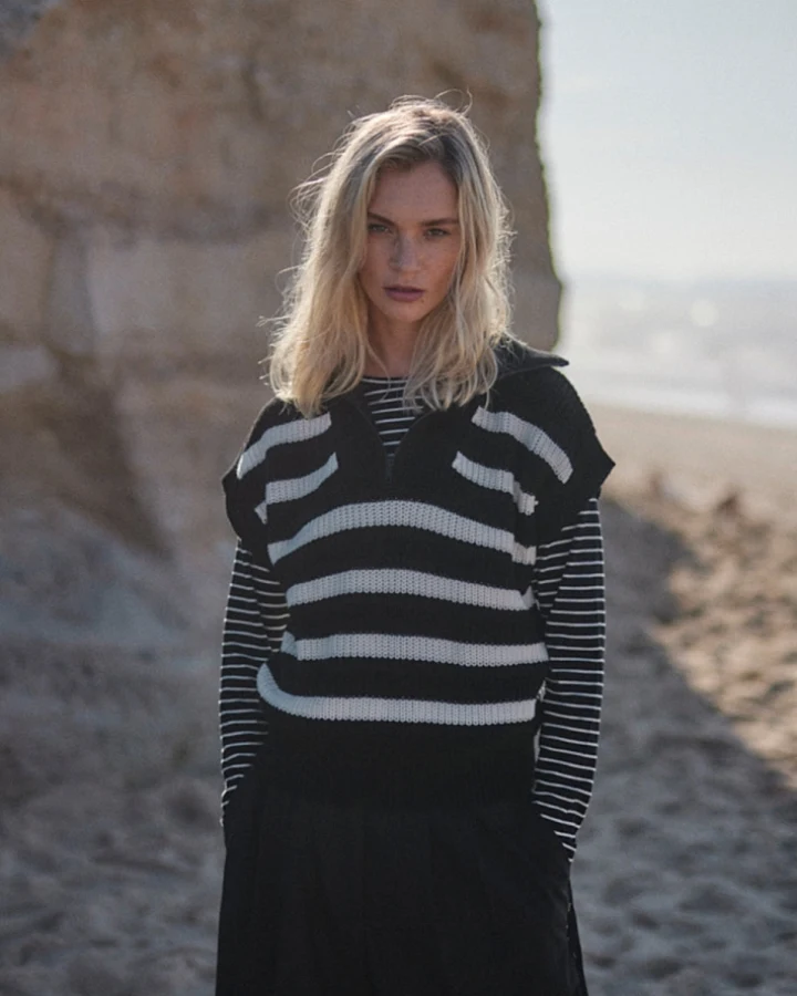 WOTE Damen vegan Strickweste Streifen Schwarz Weiß