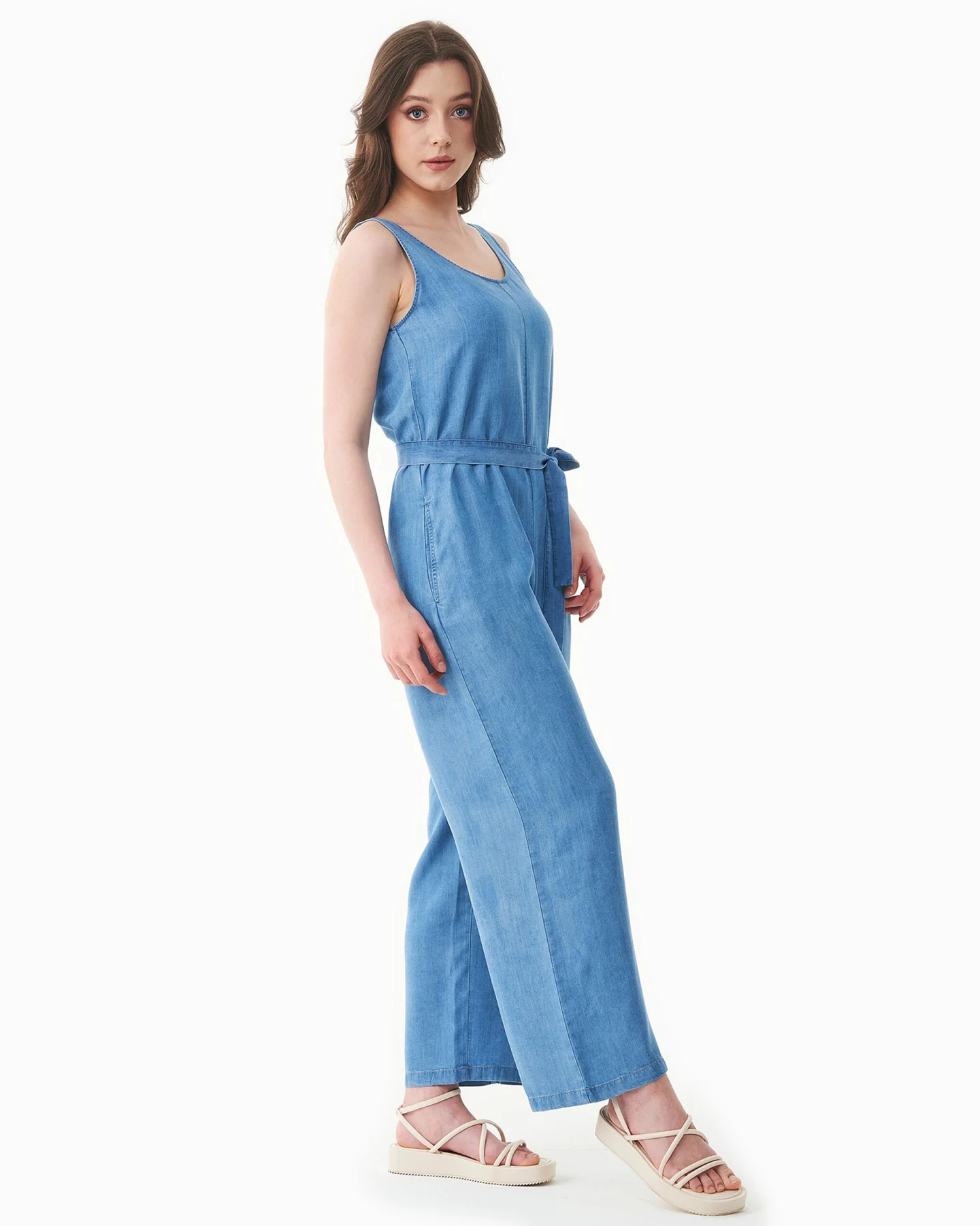ORGANICATION Damen vegan Jumpsuit Denim Look Hellblau – Ansicht 2