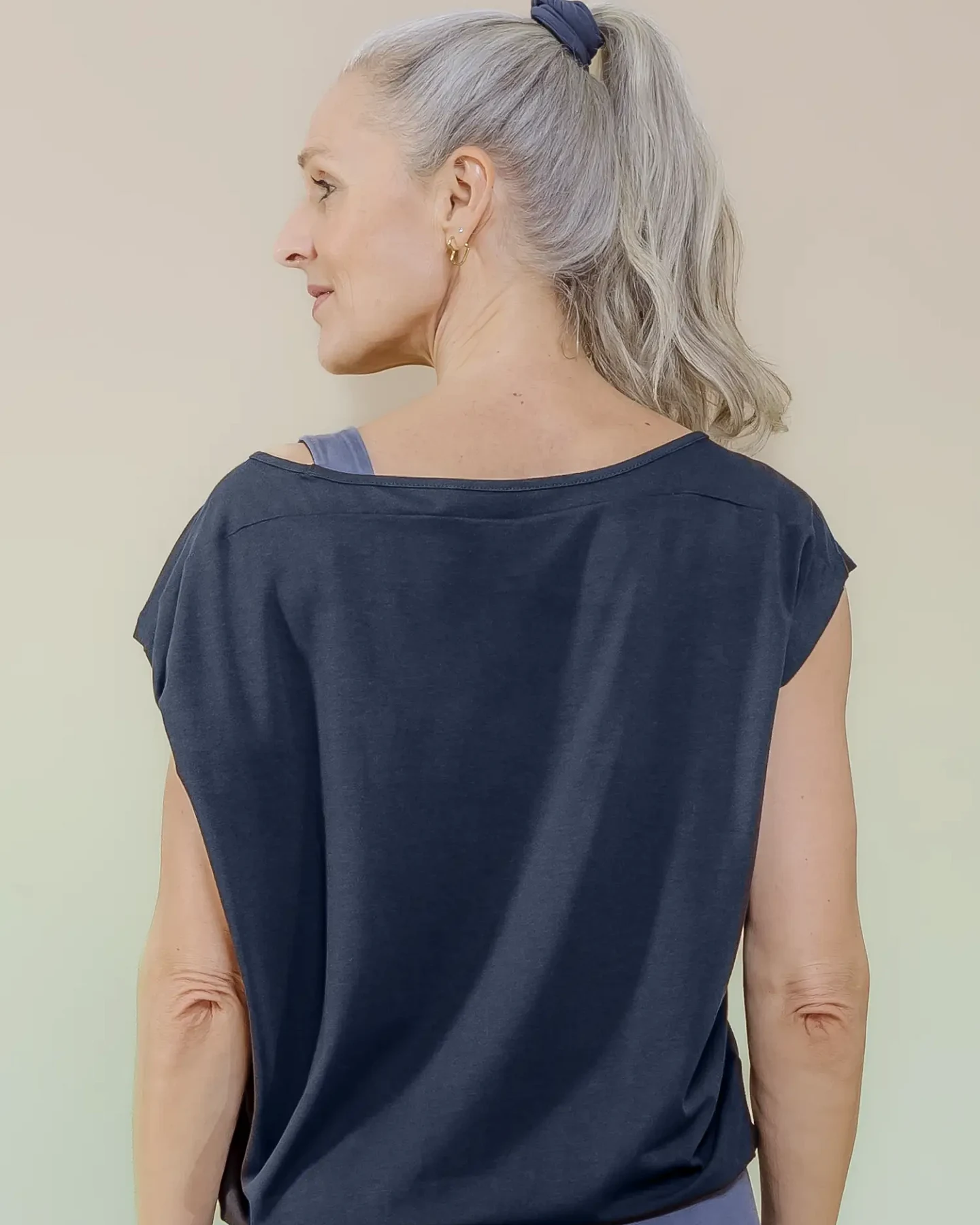 nice to meet me Damen vegan T-Shirt Relax Night Blue – Ansicht 2
