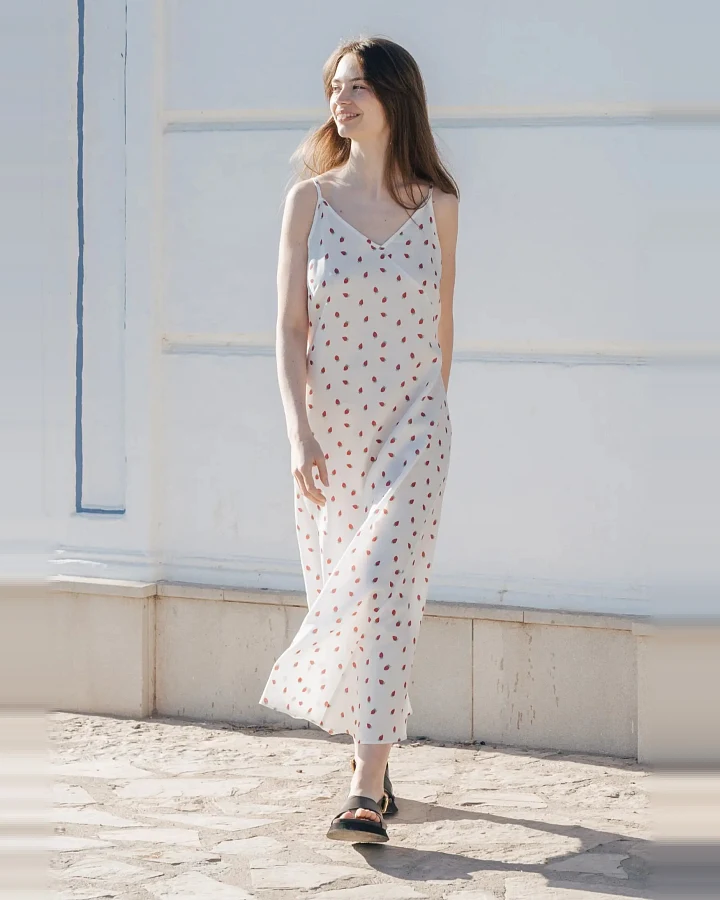Clotsy Damen vegan Kleid Süße Erdbeere Weiß