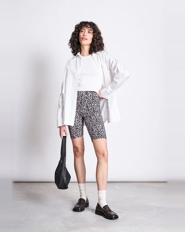 JAN 'N JUNE Damen vegan Biker Shorts Leo Druck