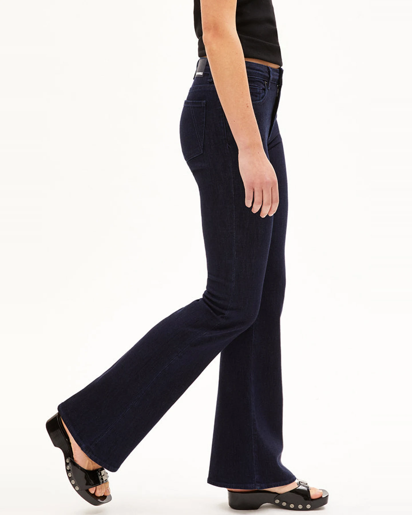 ARMEDANGELS Damen vegan Jeans Flare Anamaa Dunkelblau – Ansicht 2