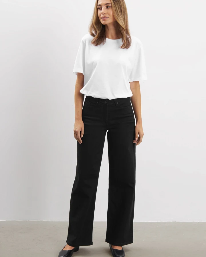 LAURIE Damen vegan Jeans Carol Loose Mittellang Schwarz
