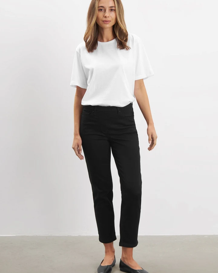 LAURIE Damen vegan Jeans Hannah Regular Extra Short Länge Schwarz