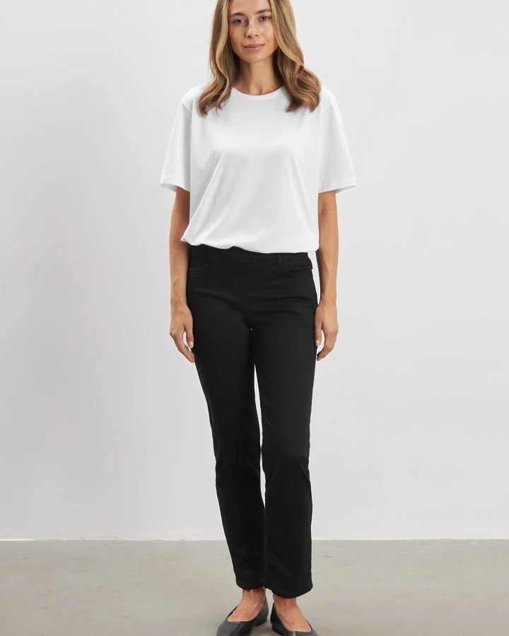 LAURIE Damen vegan Jeans Kelly Regular Short Length Schwarz