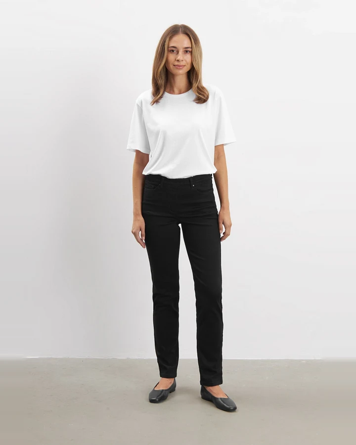LAURIE Damen vegan Jeans Hannah Regular Mittellang Schwarz